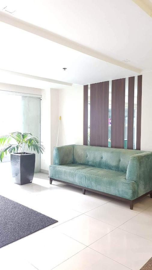 101 Newport Blvd C2 4F By Rechelle Nunag Pasay Exterior foto