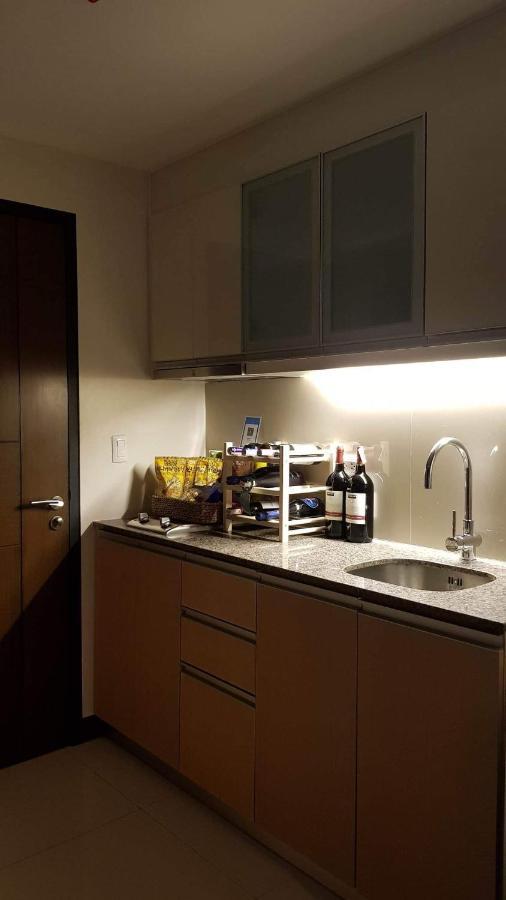 101 Newport Blvd C2 4F By Rechelle Nunag Pasay Exterior foto