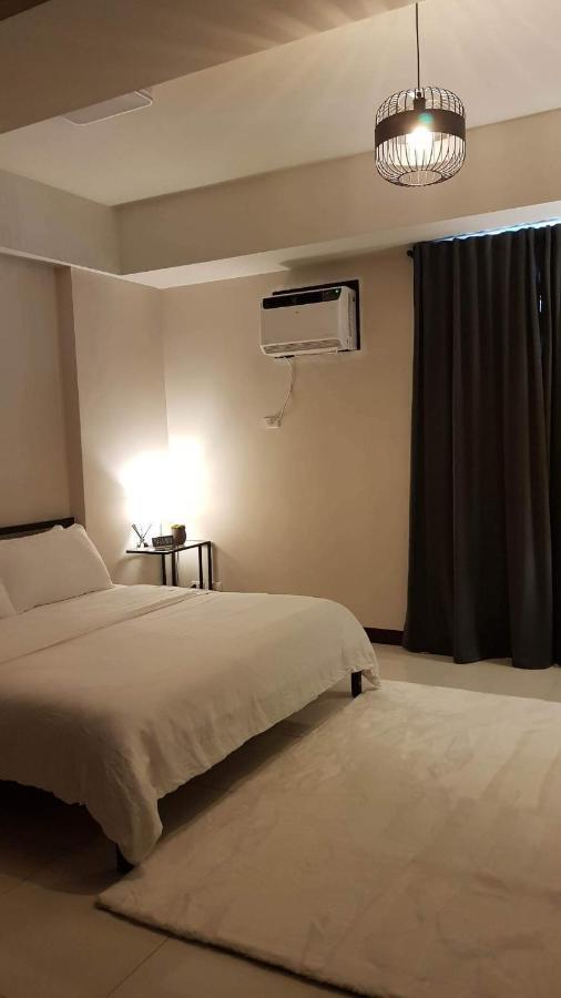 101 Newport Blvd C2 4F By Rechelle Nunag Pasay Exterior foto