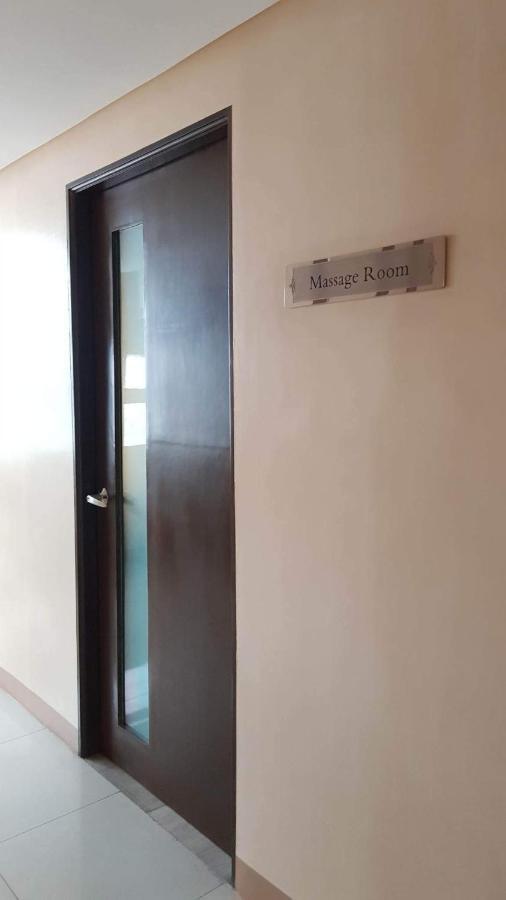 101 Newport Blvd C2 4F By Rechelle Nunag Pasay Exterior foto