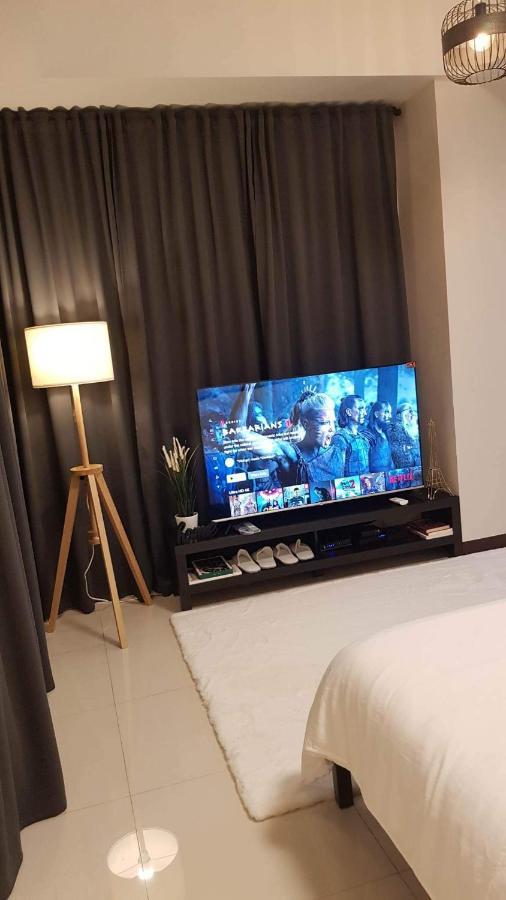 101 Newport Blvd C2 4F By Rechelle Nunag Pasay Exterior foto